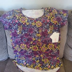 Small Lularoe Classic Tee Brand New with tags